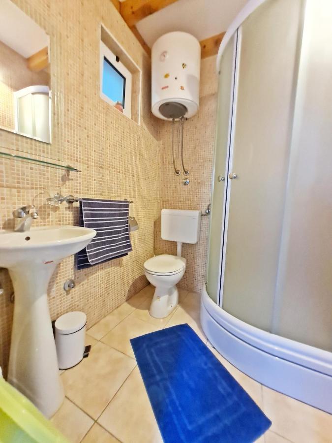Apartment Ivana Borak Omis Exterior photo