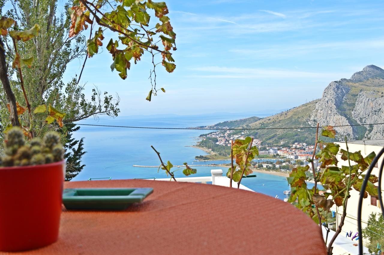 Apartment Ivana Borak Omis Exterior photo